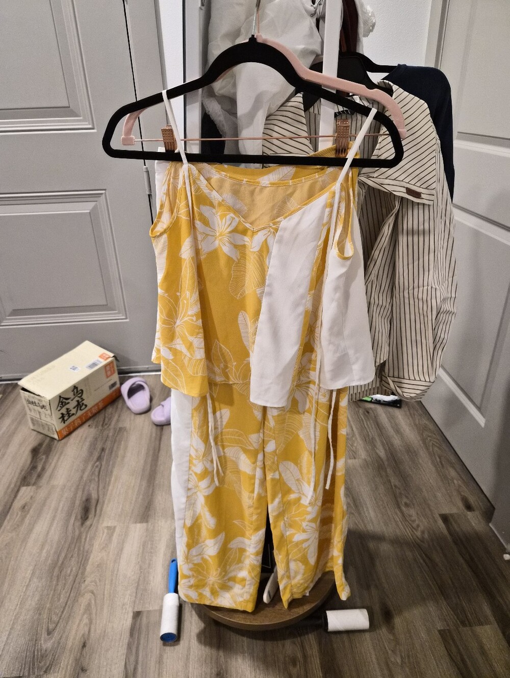 Isislover Two Pieces Set: Printed leaf Camisole Top + Wide-Leg Pants size S - Picture 5 of 5